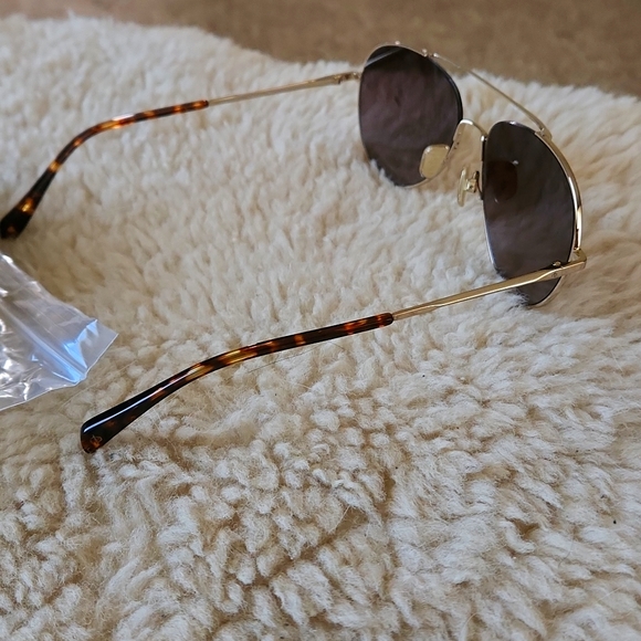 Gorgeous NWT Rag & Bone Aviator Sunglasses with Gradient Lens - Picture 4 of 14